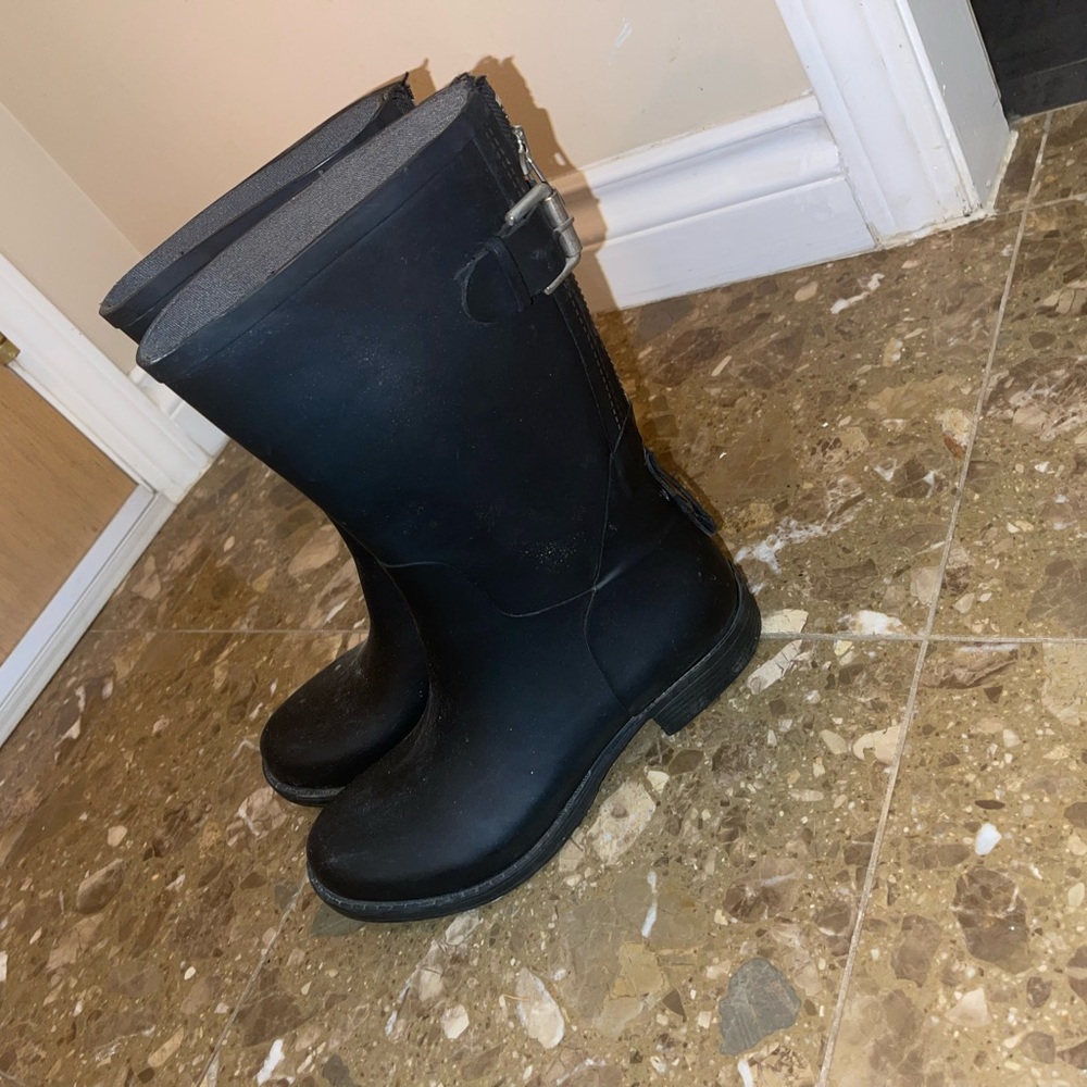 B2 Rain Boots